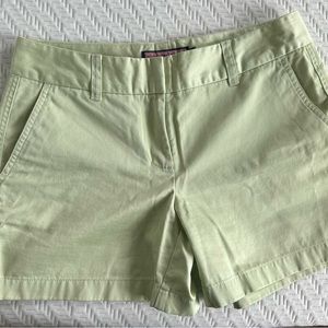 Vineyard vines 4” Shorts in Size 6 EUC